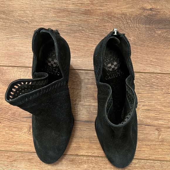 Vince Camuto booties, size 7.5 - Picture 2 of 4